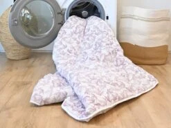 HappyBed Violet Leaves All Year Dekbed - 200x200 Cm 7 HappyBed Violet Leaves All Year Dekbed - 200x200 Cm -Tentenwinkel 5cf4a24c4baedb4c