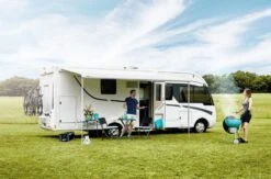 Thule Omnistor 5200 Antraciet 315 Mystic Grey Cassetteluifel -Tentenwinkel 65fac8dccee379.47070016