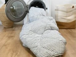 HappyBed Blue Stripes All Year Dekbed - 140x200 Cm -Tentenwinkel 739cf2ee380ed5d8