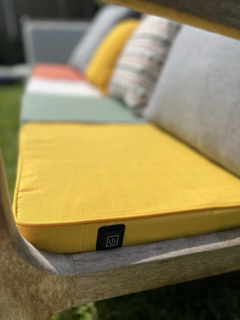 Merkloos Warmpi Verwarmd Outdoor Zitkussen - Yellow 2 Merkloos Warmpi Verwarmd Outdoor Zitkussen - Yellow - Afbeelding 2