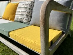 Merkloos Warmpi Verwarmd Outdoor Zitkussen - Yellow 7 Merkloos Warmpi Verwarmd Outdoor Zitkussen - Yellow -Tentenwinkel e6a6eba42c1e99b7