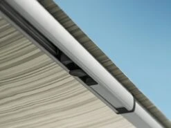 Thule Omnistor 1200 425 Sapphire Blue Zakluifel -Tentenwinkel thuleomnistor1200 buckle1 2 ecommerce 4