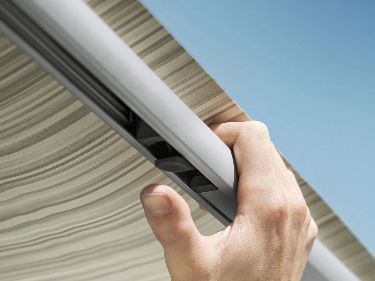 Thule Omnistor 1200 300 Sapphire Blue Zakluifel 5 Thule Omnistor 1200 300 Sapphire Blue Zakluifel - Afbeelding 5