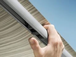 Thule Omnistor 1200 325 Sapphire Blue Zakluifel -Tentenwinkel thuleomnistor1200 buckle2 3 ecommerce 1